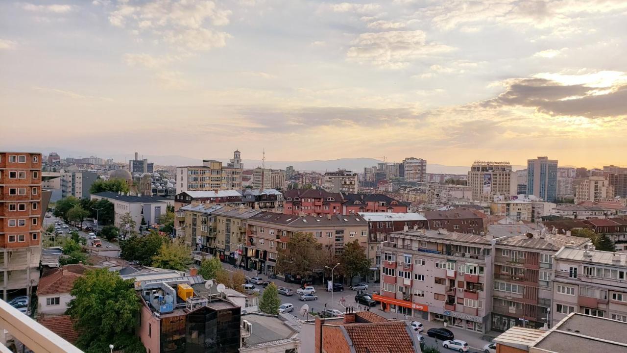 Spacious Downtown Apartment With A City View Prisztina Zewnętrze zdjęcie